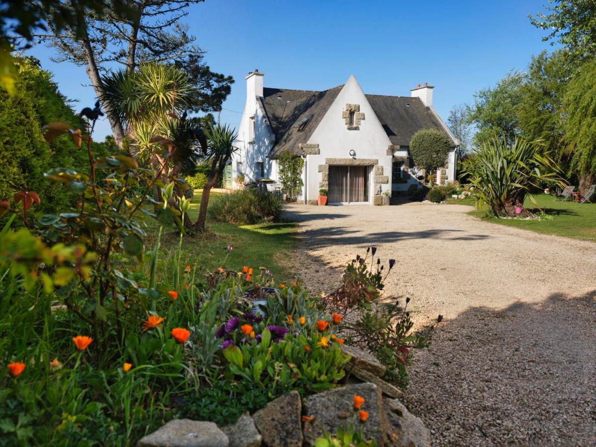 Les Roses Bed & Breakfast Santec Exterior photo